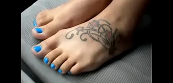  4087153 black girl blue toenails